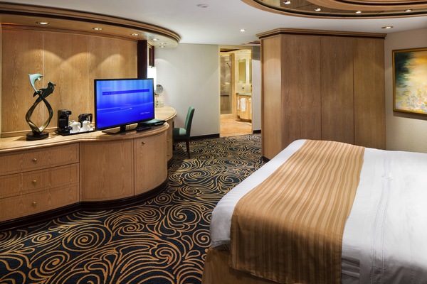 RCI, Vision of the Seas, Royal Suite 2.jpg